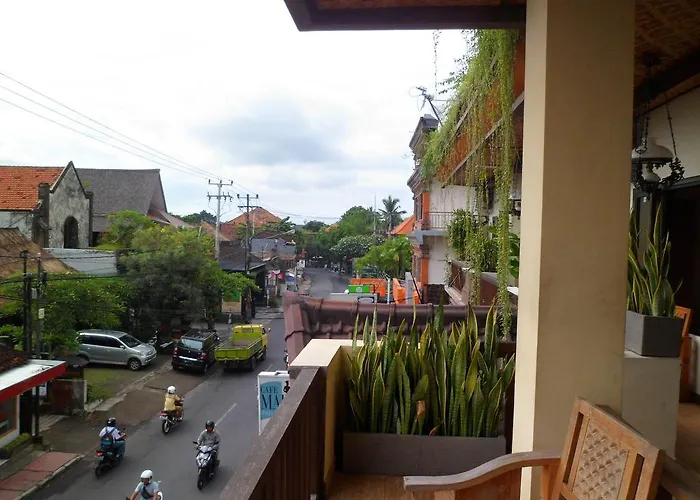Nuriani 3*